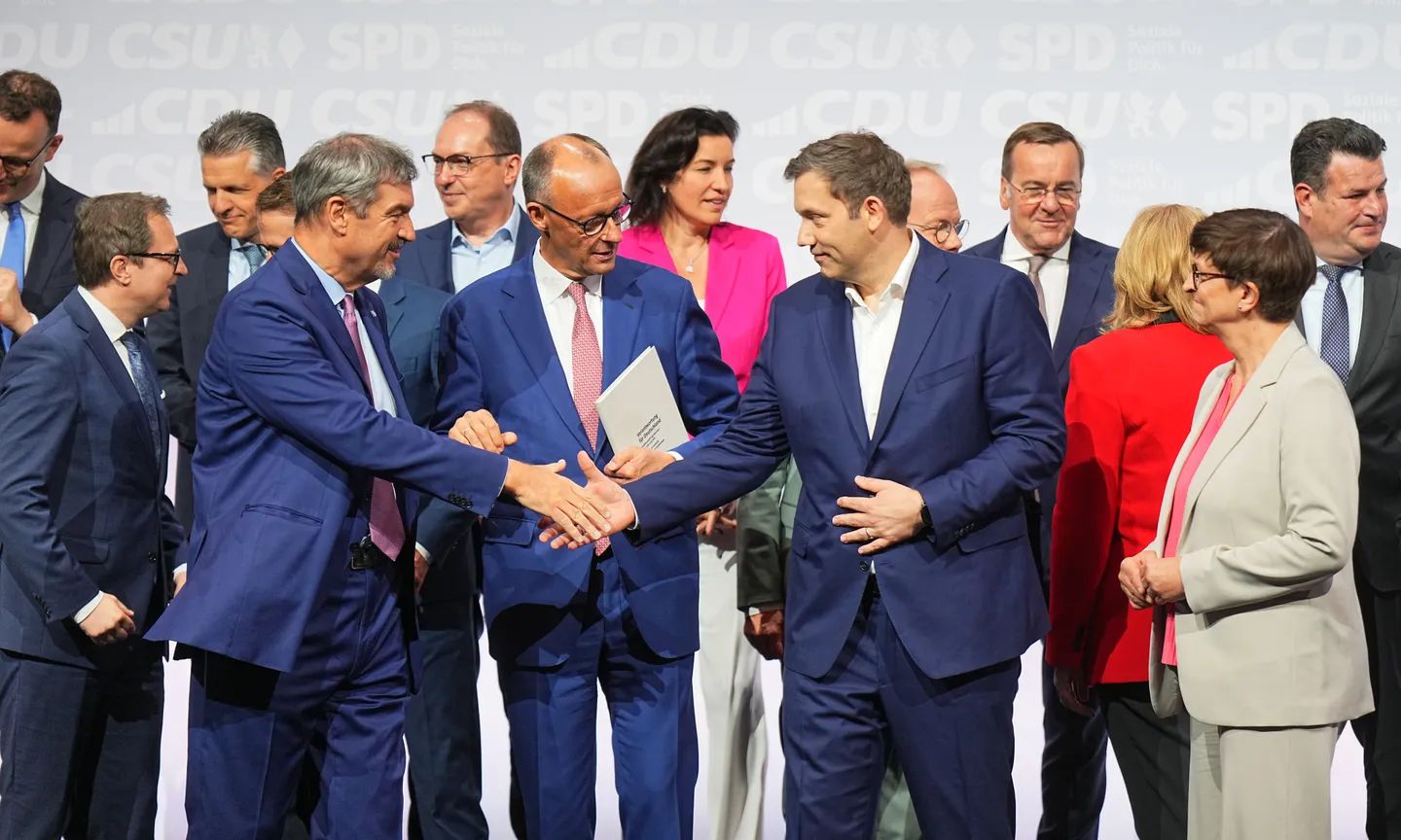 CDU, CSU und SPD unterzeichnen Koalitionsvertrag
